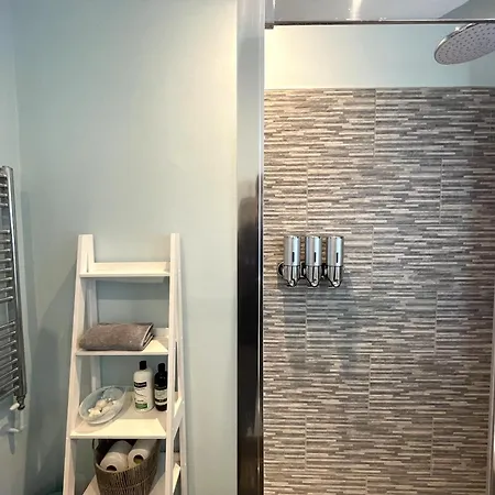 Апартаменты Secret Boutique Abode In Beautiful Clifton Village Бристоль