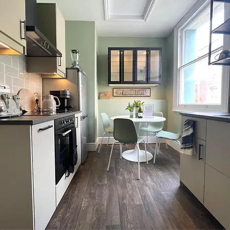 Secret Boutique Abode In Beautiful Clifton Village